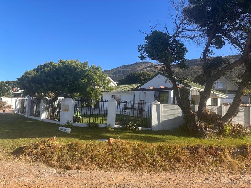 4 Bedroom Property for Sale in Fish Hoek Western Cape